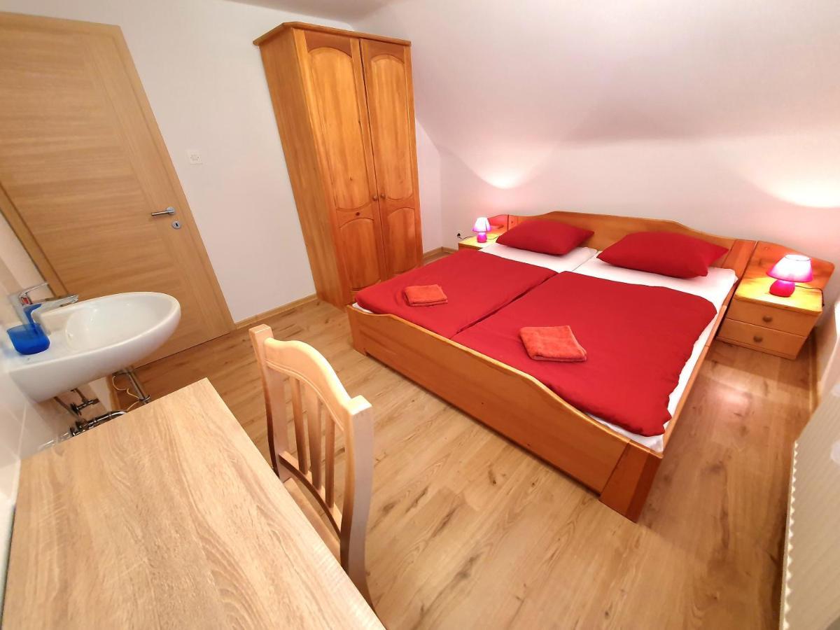 Apartmaji Zupanc Ivanka *